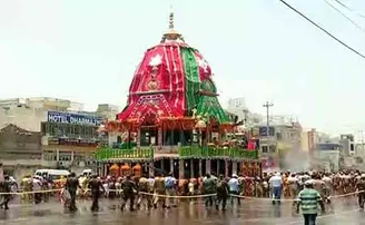 ଖାଁ ଖାଁ ବଡ଼ଦାଣ୍ଡରେ ଗଡ଼ିଲା ରଥ