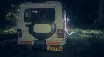 ବୋଲେରୋକୁ ଗୋଡ଼ାଇଲେ, ପଥର ମାରିଲେ