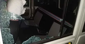 ତହସିଲଦାରଙ୍କ ଗାଡ଼ି ଉପରକୁ ପଥର ମାଡ଼