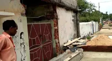 ସେଣ୍ଟ୍ରିଂ ଖୋଳୁଥିବା ବେଳେ ଛାତ ପଡ଼ି ଶ୍ରମିକ ମୃତ