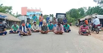 କ୍ୱାରେଣ୍ଟାଇନ୍ ସେଣ୍ଟରରୁ ଆସି ରାସ୍ତାରେ ବସିଲେ