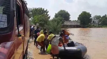 ପ୍ରସୂତିଙ୍କୁ ପାଣି ଘେରରୁ ଉଦ୍ଧାର କଲେ ଅଗ୍ନିଶମ ବାହିନୀ