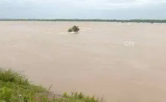Flood in Odisha: ଫୁଲୁଛି ମହାନଦୀ, ଆସୁଛି ବଡ଼ ବନ୍ୟା