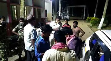 ବୋମାମାଡ଼ରେ ଦୁଇ ଯୁବକ ଆହତ