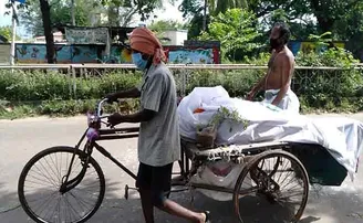 ମୃତଦେହକୁ ମିଳିଲାନି କାନ୍ଧ, ଟ୍ରଲିରେ ବୋହିଲେ ପୁଅ