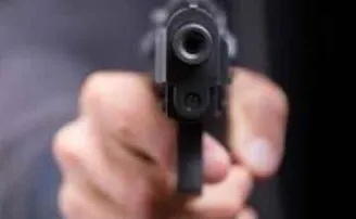 କଲିଂ ବେଲ୍ ମାରି ଘରେ ପଶିଲେ, ବନ୍ଧୁକ ଦେଖାଇ ଲୁଟିଲେ