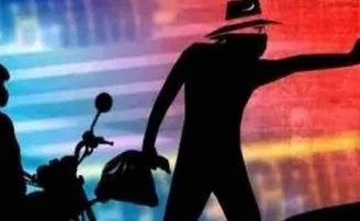 ବାଇକ୍‌ରେ ଆସିଲେ, ଝାମ୍ପିନେଲେ ଲକ୍ଷେ ଟଙ୍କା