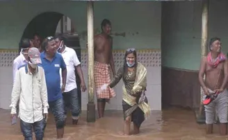 ବନ୍ୟା ପ୍ରପୀଡ଼ିତଙ୍କୁ ସାହା ହେଲେ ରାନୀ ପଣ୍ଡା