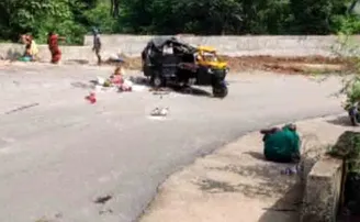 ଦଶାହରେ ଯୋଗ ଦେବାକୁ ଯାଉଥିଲେ, ଓଲଟିଗଲା ଅଟୋ