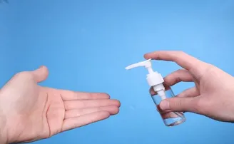 ହ୍ୟାଣ୍ଡୱାଶ ଓ ସାନିଟାଇଜର ଯୋଗୁଁ ହାତ ଶୁଖିଯାଉଛି କି ? ଆପଣାନ୍ତୁ ଏସବୁ ଘରୋଇ ଟିପ୍ସ