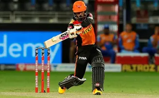 ସାହା ଓ ୱାର୍ଣ୍ଣରଙ୍କ ରନ୍ ବର୍ଷା, ହାଇଦ୍ରାବାଦର ବିଶାଳ ସ୍କୋର