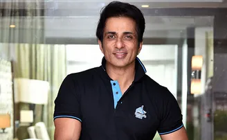 କୁନି ପିଲାଟିର ଛାତିରେ ଥିଲା କଣା, ଗୋଟିଏ ଟ୍ୱିଟ୍‌ରେ ସୋନୁ ସୁଦ୍ କଲେ ଏମିତି କାମ