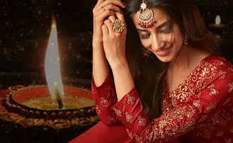 ଦୀପାବଳିରେ କଣ ପିନ୍ଧିବେ ଦ୍ୱନ୍ଦ୍ୱରେ କି? ଆପଣାନ୍ତୁ ଏହି ଫ୍ୟାଶନ୍ ଟିପ୍ସ..