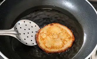 ଆସନ୍ତୁ ଘରେ ମାଲପୁଆ ବନେଇବା