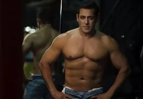 ପୁଣି ଶାର୍ଟ ଖୋଲି ଚର୍ଚ୍ଚାରେ ଭାଇଜାନ୍