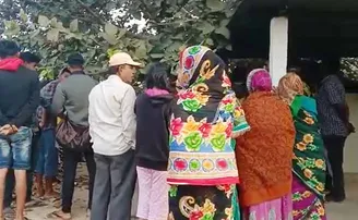 ବାହା ହୋଇ ବର ଗଛରେ ଝୁଲିପଡ଼ିଲେ!