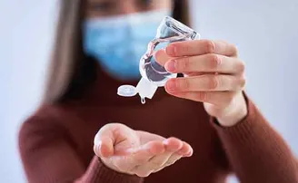 ଅଧିକ ବ୍ୟବହାର କରୁଛନ୍ତି କି ସାନିଟାଇଜର? ହୋଇପାରେ ଭୟାନକ