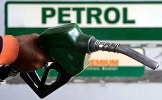 ସବୁ ରେକର୍ଡ ଭାଙ୍ଗିଲା ପେଟ୍ରୋଲ ଦର, ଲିଟର ପିଛା ୧୦୦ ଟଙ୍କା