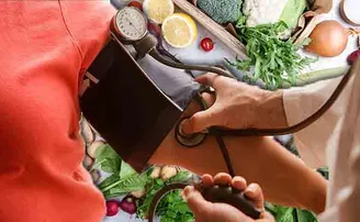 ରକ୍ତଚାପ ନିୟନ୍ତ୍ରଣ କରିବା ପାଇଁ ଖା'ନ୍ତୁ ଏହି ସବୁ ଖାଦ୍ୟ