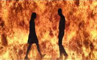 ପରକୀୟା ପ୍ରୀତିରୁ ଚାଲିଥିଲା ଝଗଡ଼ା, ହଠାତ୍‌ ସ୍ୱାମୀ ଜଳୁଥିବା ଦେଖି ନିଆଁକୁ ଡେଇଁଲେ ସ୍ତ୍ରୀ!