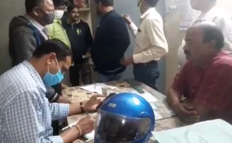 ୨୫ହଜାର ଲାଞ୍ଚ ନେଉଥିବା ବେଳେ ଧରାପଡ଼ିଲେ ଯୋଜନା ଅଧିକାରୀ