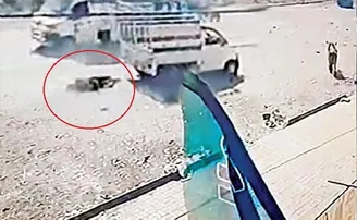 ସ୍ୱାମୀଙ୍କୁ ଟେମ୍ପୋ ପଛପଟେ ବାନ୍ଧି ଘୋଷାଡ଼ି ନେଲେ