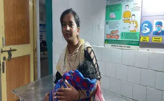 ଦୁଇ ସ୍କୁଟି ଉପରକୁ ମାଡ଼ିଗଲା ଟ୍ରକ୍‌: ଜଣେ ମୃତ, ୫ ଗୁରୁତର