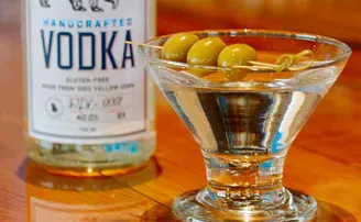 ୟୁଟ୍ୟୁବ ଲାଇଭ ଷ୍ଟ୍ରିମିଂରେ ପିଉଥିଲେ ଭୋଡ୍‌କା, ଚାଲିଗଲା ଜୀବନ