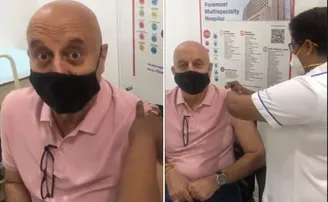 ଟିକା ନେବା ଆଗରୁ ମନ୍ତ୍ର ପଢ଼ିଲେ ଅନୁପମ