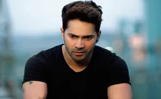 ସର୍ବ ସମ୍ମୁଖରେ ହାତ ଯୋଡ଼ିଲେ ବରୁଣ