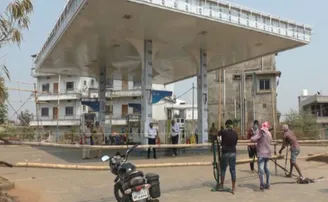 ମାନିଲେନି କରୋନା କଟକଣା, ପେଟ୍ରୋଲ ପମ୍ପ ସିଲ କଲା ପ୍ରଶାସନ