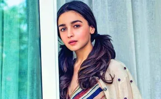 କ୍ୱାରେଣ୍ଟାଇନରେ କେମିତି କଟୁଛି ଦିନ? ଫଟୋ ସେଆର କରି କହିଲେ ଆଲିଆ