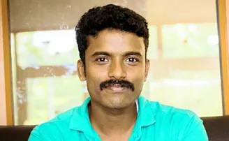 ଚୌକିଦାରରୁ ହେଲେ ଆଇଆଇଏମ୍‌ ଅଧ୍ୟାପକ