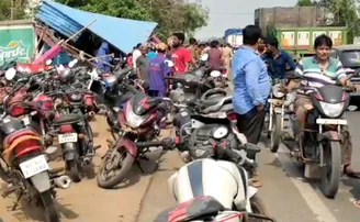 ଲସି ଦୋକାନ ଉପରେ ମାଡ଼ିଗଲା ତେଲ ଟ୍ୟାଙ୍କର୍