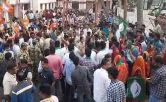 ପିପିଲି ମାହୋଲ ଗରମ: ଥାନା ସାମ୍ନାରେ ବିଜେଡି-ବିଜେପି କର୍ମୀ ମୁହାଁମୁହିଁ