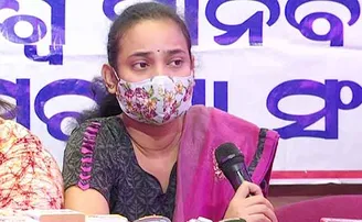 ‘ମାମୁ ମୋତେ ୩ଟା ଛୁଆର ମାଆ କରାଇଛି’