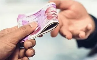 ବ୍ୟାରିକେଡ୍ ବାନ୍ଧି ବାଉଁଶ ଖାଇଥିଲେ, ଏବେ ବୁଢ଼ାବୁଢ଼ିଙ୍କ ଟଙ୍କା ଖାଇଗଲେ!