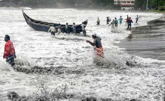 ସମ୍ଭାବ୍ୟ ବାତ୍ୟାର ସମୀକ୍ଷା କଲେ ମୁଖ୍ୟମନ୍ତ୍ରୀ, ଆସନ୍ତାକାଲି ଜିଲ୍ଲାକୁ ପଠାଯିବେ ୩ ହଜାର ପ୍ରଶିକ୍ଷିତ କର୍ମୀ