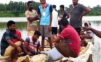 ବୃଦ୍ଧଙ୍କୁ ଖାଇଦେଲା କୁମ୍ଭୀର