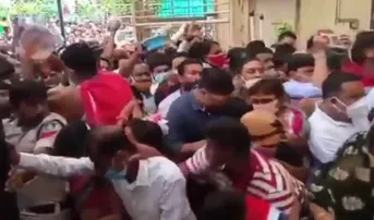 କରୋନା କଟକଣା ଫୁ’, ମହାକାଳ ମନ୍ଦିରରେ ଦଳାଚକଟା