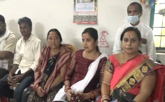 ‘ଆମକୁ ମିଛ କହି ହୋଟେଲକୁ ଡାକି ଇସ୍ତଫା ପାଇଁ ପ୍ରବର୍ତ୍ତାଇଥିଲେ, ଆମେ ପଳାଇ ଆସିଲୁ’