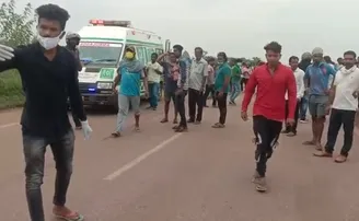 ସ୍ଵାମୀ-ସ୍ତ୍ରୀ ଉପରେ ଚଢ଼ିଗଲା ୧୪ ଚକିଆ ଟ୍ରକ୍