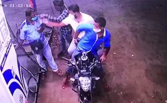 ୫ଶହ ଦେଇ ଝାମ୍ପି ନେଲେ ଲକ୍ଷାଧିକ ଟଙ୍କା