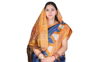 ଧମକ ଦେଲେ ତାରା ବାହିନୀପତିଙ୍କ ପତ୍ନୀ