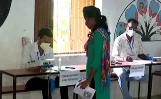 ପିପିଲି ଉପନିର୍ବାଚନ: ୬ଟି ବୁଥ୍‌ରେ ଇଭିଏମ୍‌ରେ ତ୍ରୁଟି