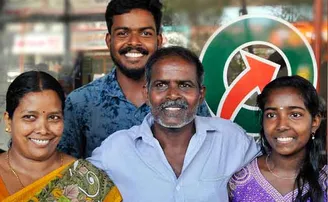 ୩୦୦ ଟଙ୍କାରେ କିଣିଥିଲେ ଲଟେରି ଟିକେଟ, ୧୨ କୋଟି ଜିତିଲେ ଅଟୋ ଡ୍ରାଇଭର