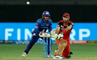 କୋହଲି ଓ ମ୍ୟାକ୍ସୱେଲଙ୍କ ଅର୍ଦ୍ଧଶତକ, ଆରସିବି ୧୬୫/୬