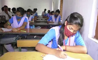 ପାଠପଢ଼ାଇବାକୁ ନାହାନ୍ତି ଆବଶ୍ୟକ ଶିକ୍ଷକ