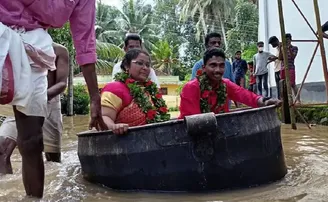 ବିଗାଡ଼ି ଦେଲା ବନ୍ୟା, ଭୋଜି ହଣ୍ଡାରେ ମଣ୍ଡପକୁ ଗଲେ ବର-କନ୍ୟା