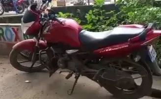 ଦୋକାନ ଆଗରୁ ଡିକି ତାଡ଼ି ଲୁଟିନେଲେ